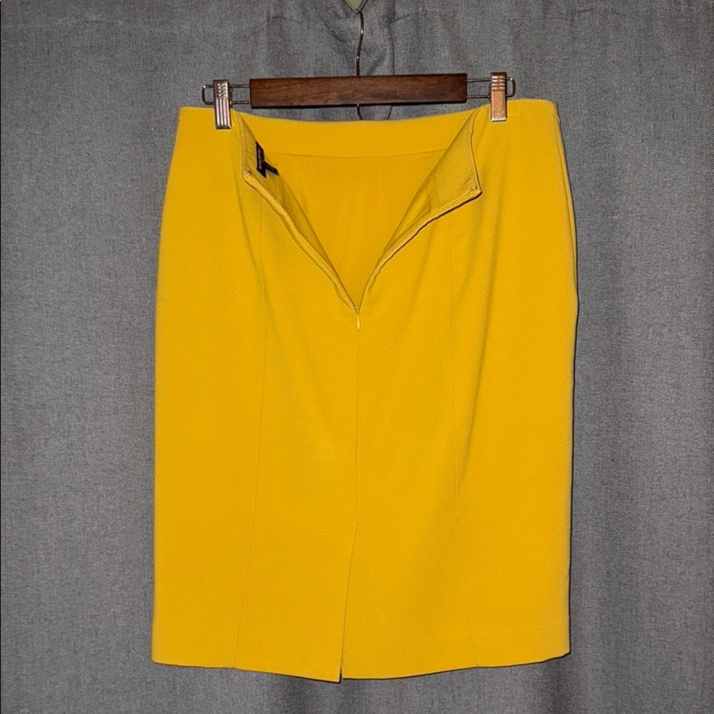 Elegant Banana Republic  Mustard Yellow Pencil Skirt - Picture 3 of 3